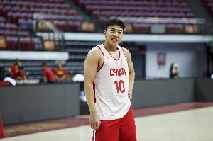 体坛周报:王俊杰不仅是即战力 更是未来扛起男篮锋线大旗的基石